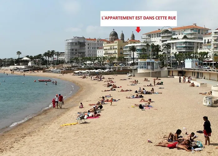 F2 très cosy (calme) coeur de ville 1min de la plage